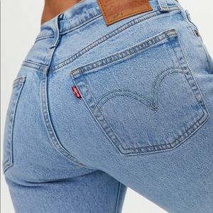 Levi’s 501 Jeans 27w - Aritzia.